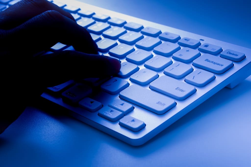 [alt：不正アクセスとはイメージ図]