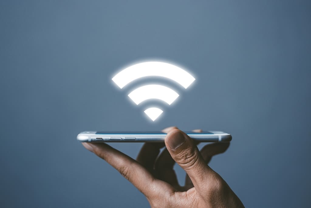 Wi-Fiルーターの同時接続数が多いことのメリット・デメリットのイメージ